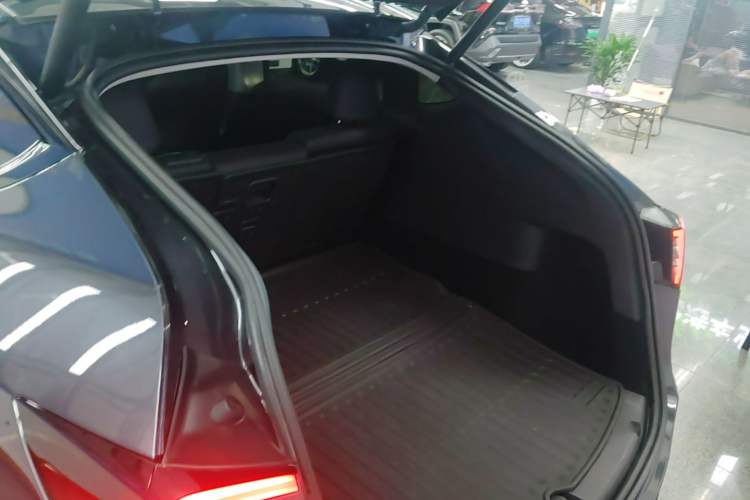 Used Tesla Model Y 2024 Rear-Wheel-Drive Version Trunk