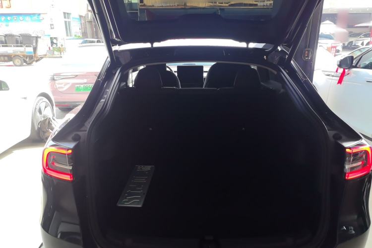 Used Tesla Model Y 2024 Rear-Wheel-Drive Version Trunk