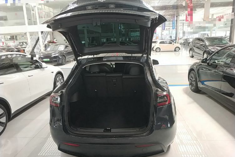 Used Tesla Model Y 2024 Rear-Wheel-Drive Version Trunk