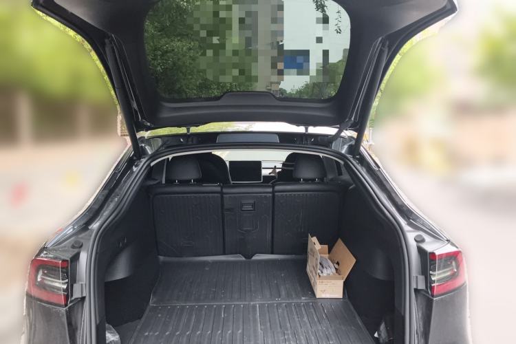 Used Tesla Model Y 2024 Long-Range All-Wheel-Drive Version Trunk