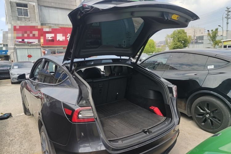Used Tesla Model Y 2024 Rear-Wheel-Drive Version Trunk