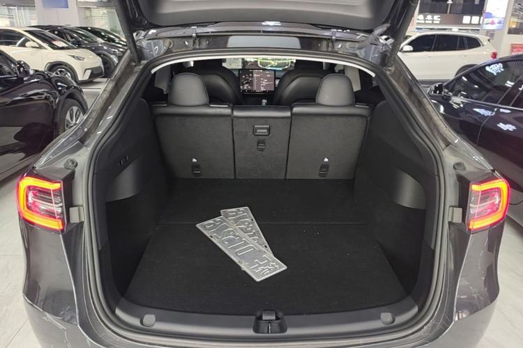 Used Tesla Model Y 2024 Rear-Wheel-Drive Version Trunk