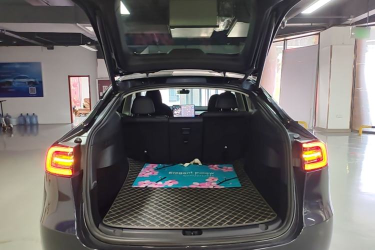 Used Tesla Model Y 2024 Rear-Wheel-Drive Version Trunk