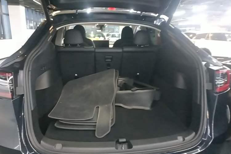 Used Tesla Model Y 2024 Rear-Wheel-Drive Version Trunk