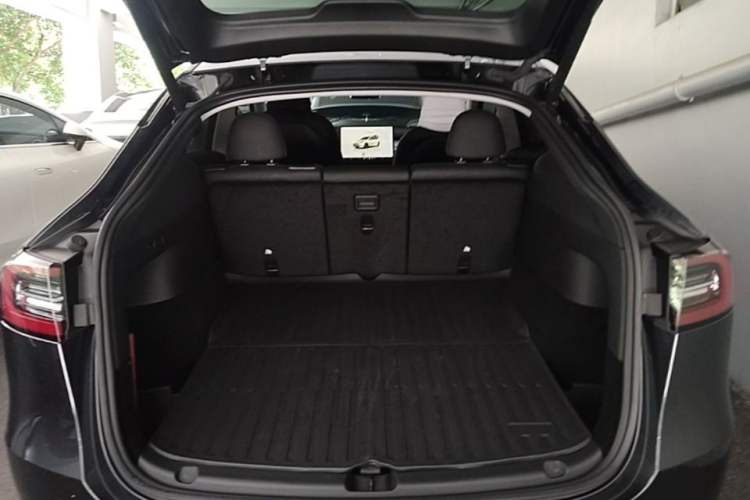 Used Tesla Model Y 2024 Rear-Wheel-Drive Version Trunk