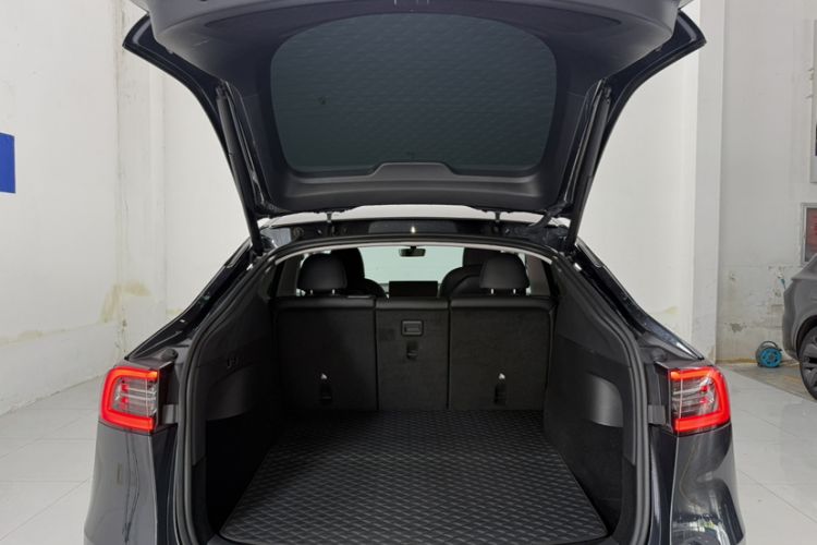 Used Tesla Model Y 2024 Rear-Wheel-Drive Version Trunk