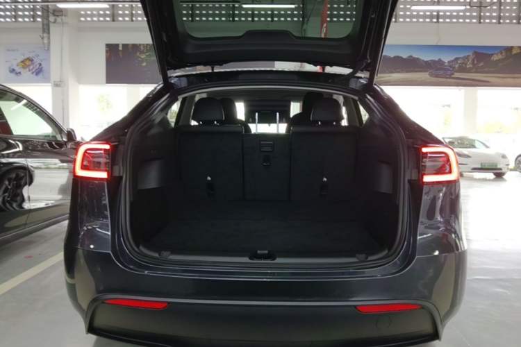 Used Tesla Model Y 2024 Rear-Wheel-Drive Version Trunk