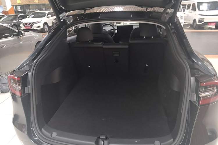 Used Tesla Model Y 2024 Rear-Wheel-Drive Version Trunk