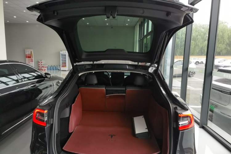 Used Tesla Model Y 2024 Rear-Wheel-Drive Version Trunk