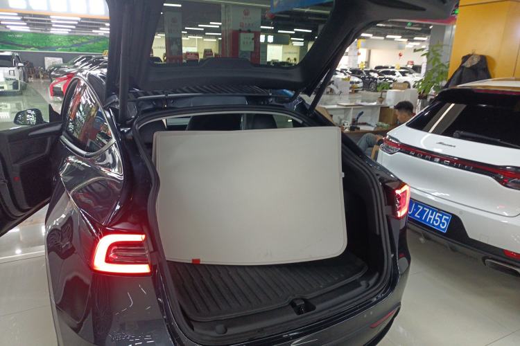 Used Tesla Model Y 2024 Rear-Wheel-Drive Version Trunk