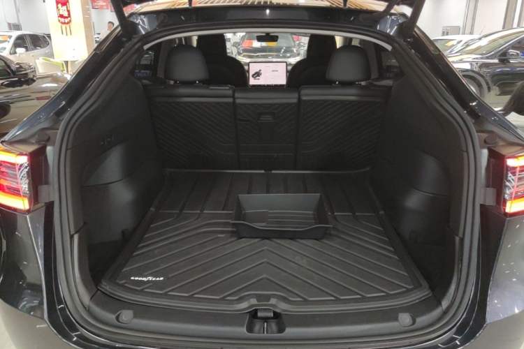 Used Tesla Model Y 2024 Rear-Wheel-Drive Version Trunk