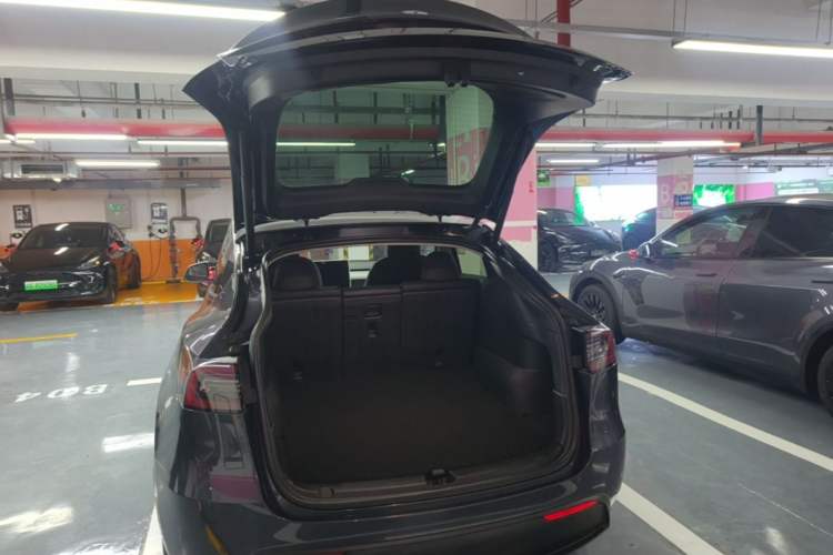Used Tesla Model Y 2024 Rear-Wheel-Drive Version Trunk