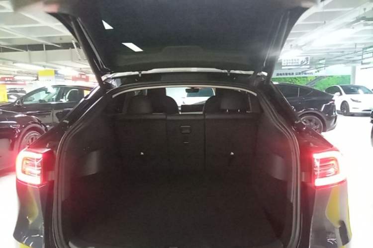 Used Tesla Model Y 2024 Rear-Wheel-Drive Version Trunk