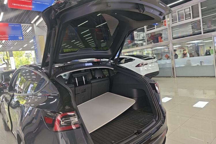 Used Tesla Model Y 2024 Rear-Wheel-Drive Version Trunk