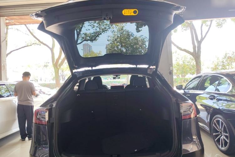 Used Tesla Model Y 2024 Rear-Wheel-Drive Version Trunk