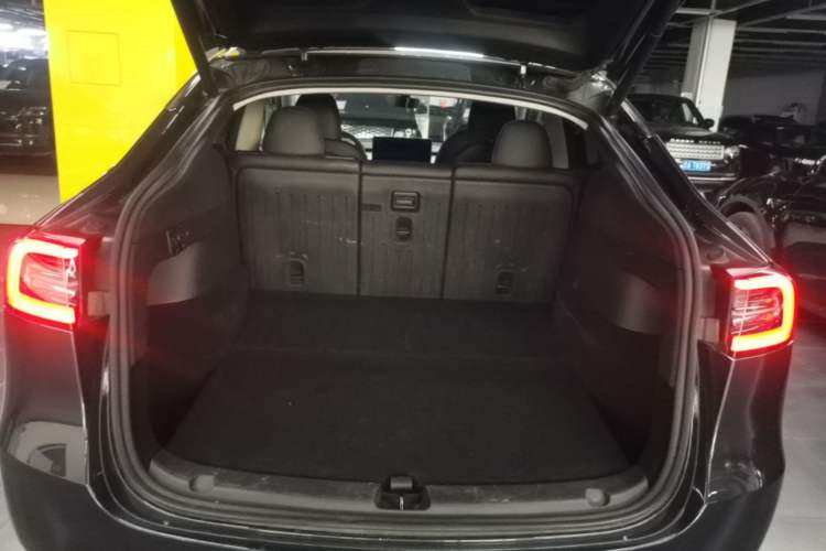 Used Tesla Model Y 2024 Rear-Wheel-Drive Version Trunk