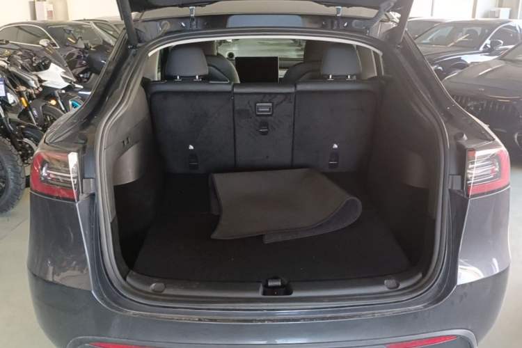 Used Tesla Model Y 2024 Rear-Wheel-Drive Version Trunk