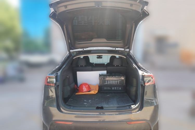 Used Tesla Model Y 2024 Long-Range All-Wheel-Drive Version Trunk