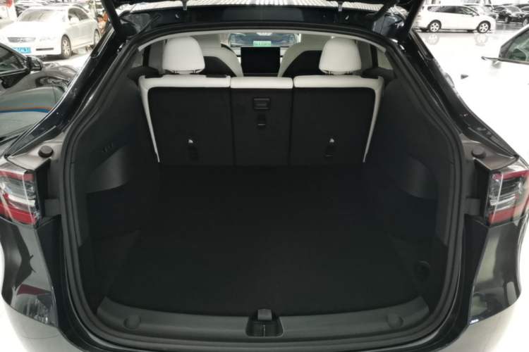Used Tesla Model Y 2024 Rear-Wheel-Drive Version Trunk