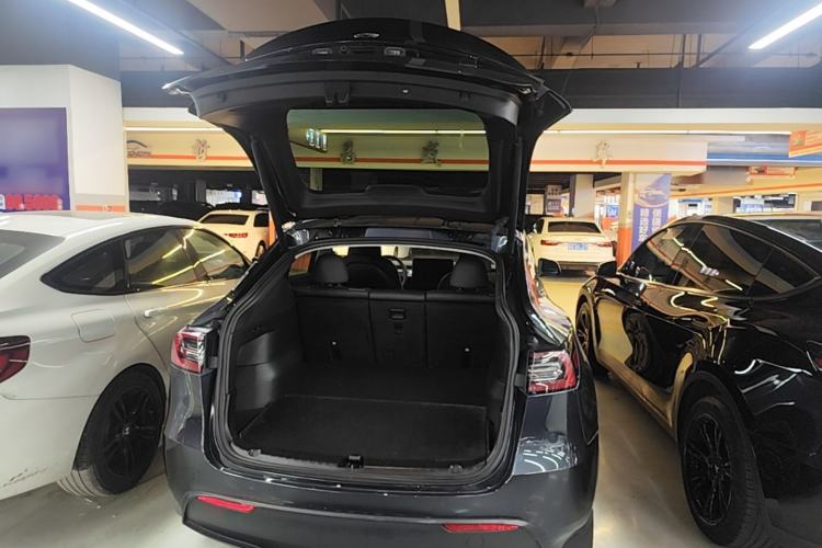 Used Tesla Model Y 2024 Rear-Wheel-Drive Version Trunk