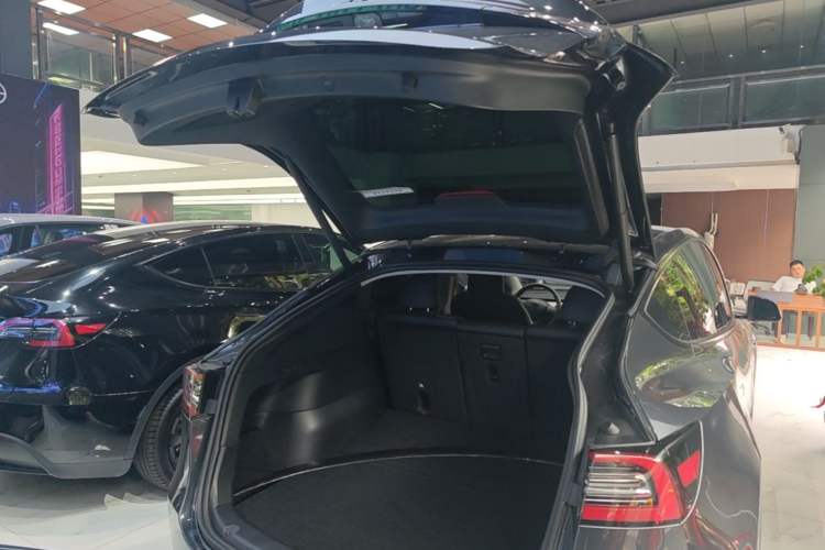 Used Tesla Model Y 2024 Rear-Wheel-Drive Version Trunk