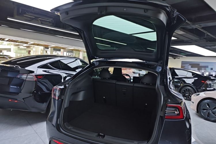 Used Tesla Model Y 2024 Rear-Wheel-Drive Version Trunk