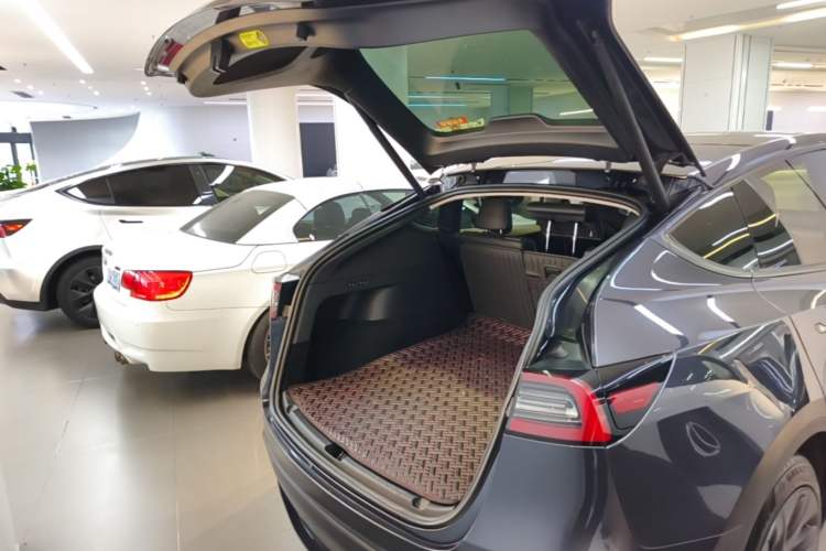 Used Tesla Model Y 2024 Rear-Wheel-Drive Version Trunk