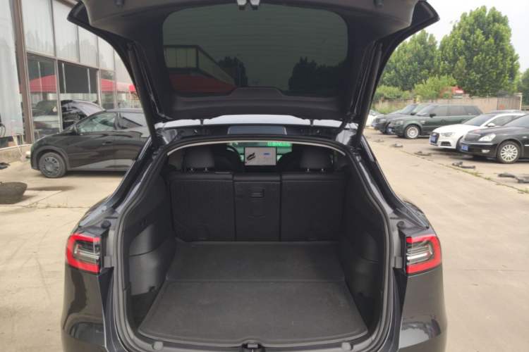 Used Tesla Model Y 2024 Rear-Wheel-Drive Version Trunk