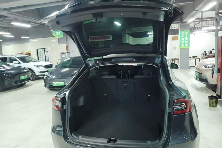 Used Tesla Model Y 2024 Rear-Wheel-Drive Version Trunk