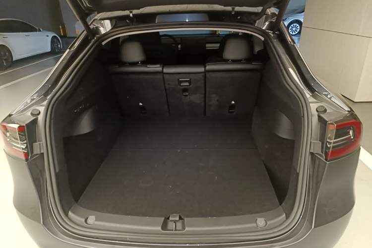 Used Tesla Model Y 2024 Rear-Wheel-Drive Version Trunk
