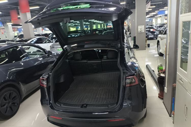 Used Tesla Model Y 2024 Rear-Wheel-Drive Version Trunk