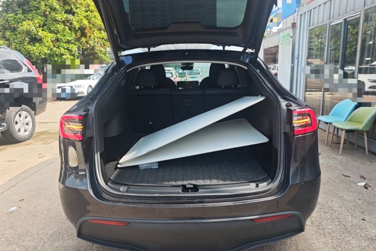 Used Tesla Model Y 2024 Long-Range All-Wheel-Drive Version Trunk