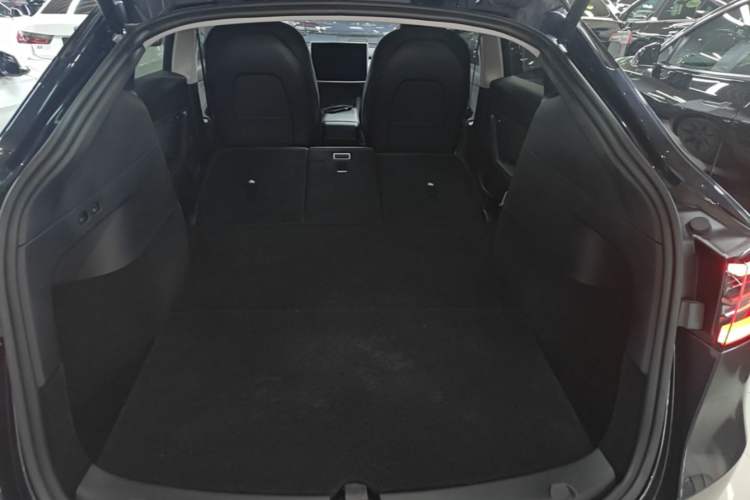 Used Tesla Model Y 2024 Rear-Wheel-Drive Version Trunk