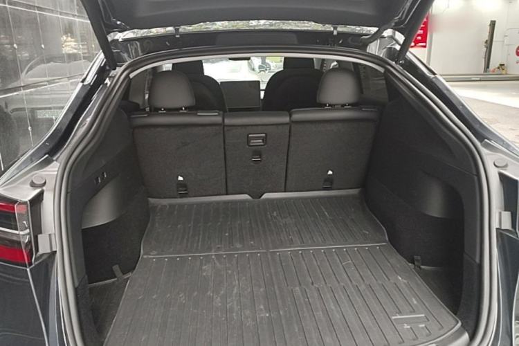 Used Tesla Model Y 2024 Rear-Wheel-Drive Version Trunk