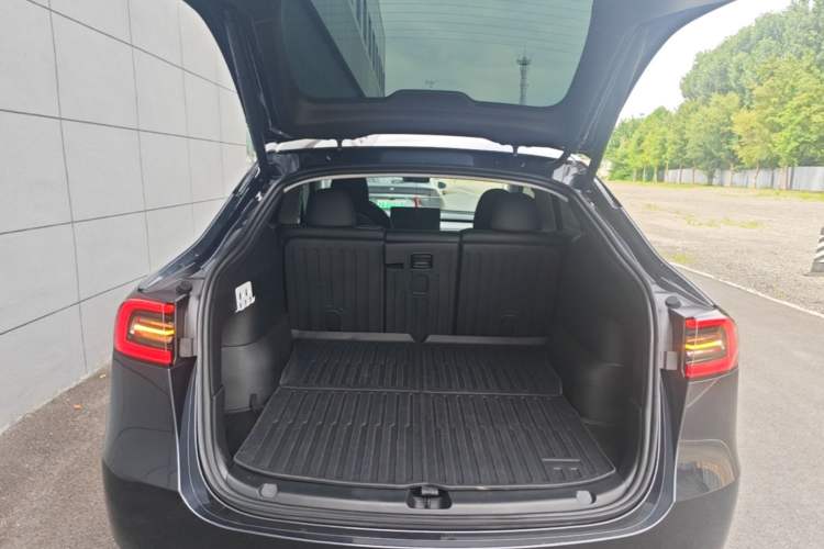 Used Tesla Model Y 2024 Rear-Wheel-Drive Version Trunk