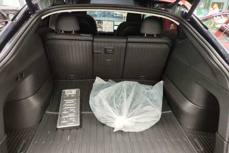 Used Tesla Model Y 2024 Rear-Wheel-Drive Version Trunk