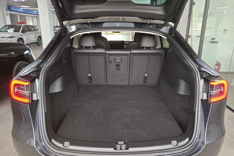 Used Tesla Model Y 2024 Rear-Wheel-Drive Version Trunk