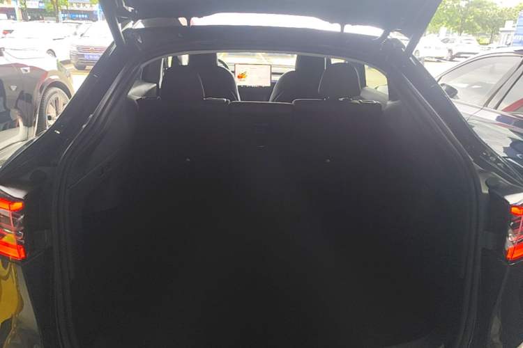 Used Tesla Model Y 2024 Rear-Wheel-Drive Version Trunk