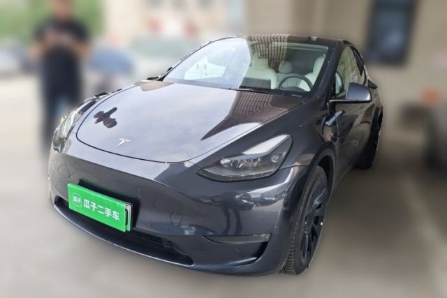 Ojetý Tesla Model Y 2024 Long-Range All-Wheel-Drive Version