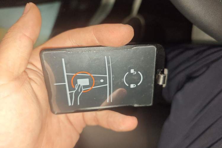 Used Tesla Model Y 2024 Long-Range All-Wheel-Drive Version Vehicle Key