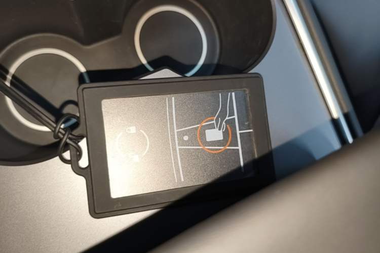Used Tesla Model Y 2024 Long-Range All-Wheel-Drive Version Vehicle Key