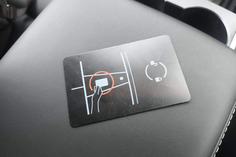 Used Tesla Model Y 2024 Rear-Wheel-Drive Version Vehicle Key