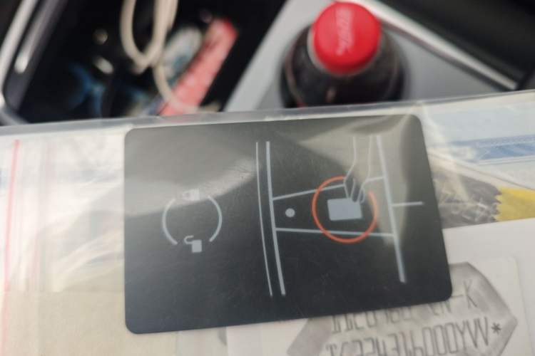 Used Tesla Model Y 2024 Long-Range All-Wheel-Drive Version Vehicle Key
