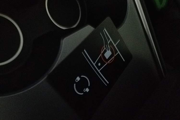 Used Tesla Model Y 2024 Long-Range All-Wheel-Drive Version Vehicle Key