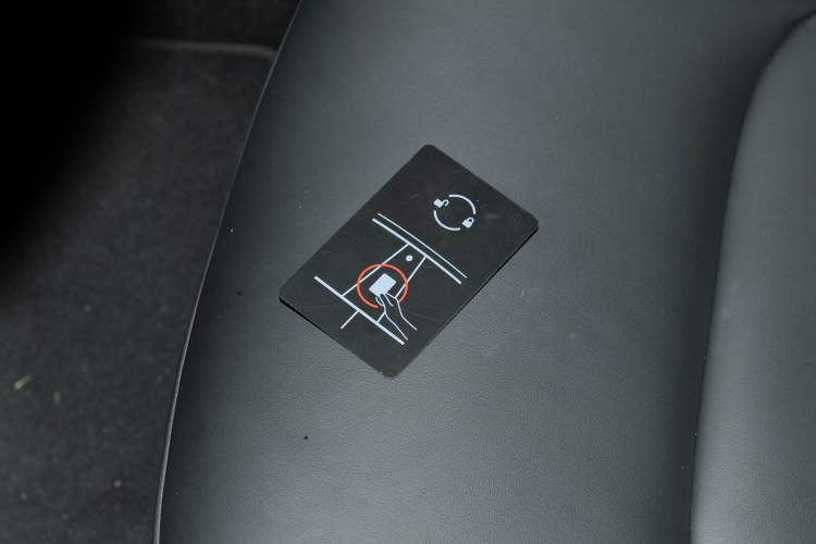 Used Tesla Model Y 2024 Rear-Wheel-Drive Version Vehicle Key