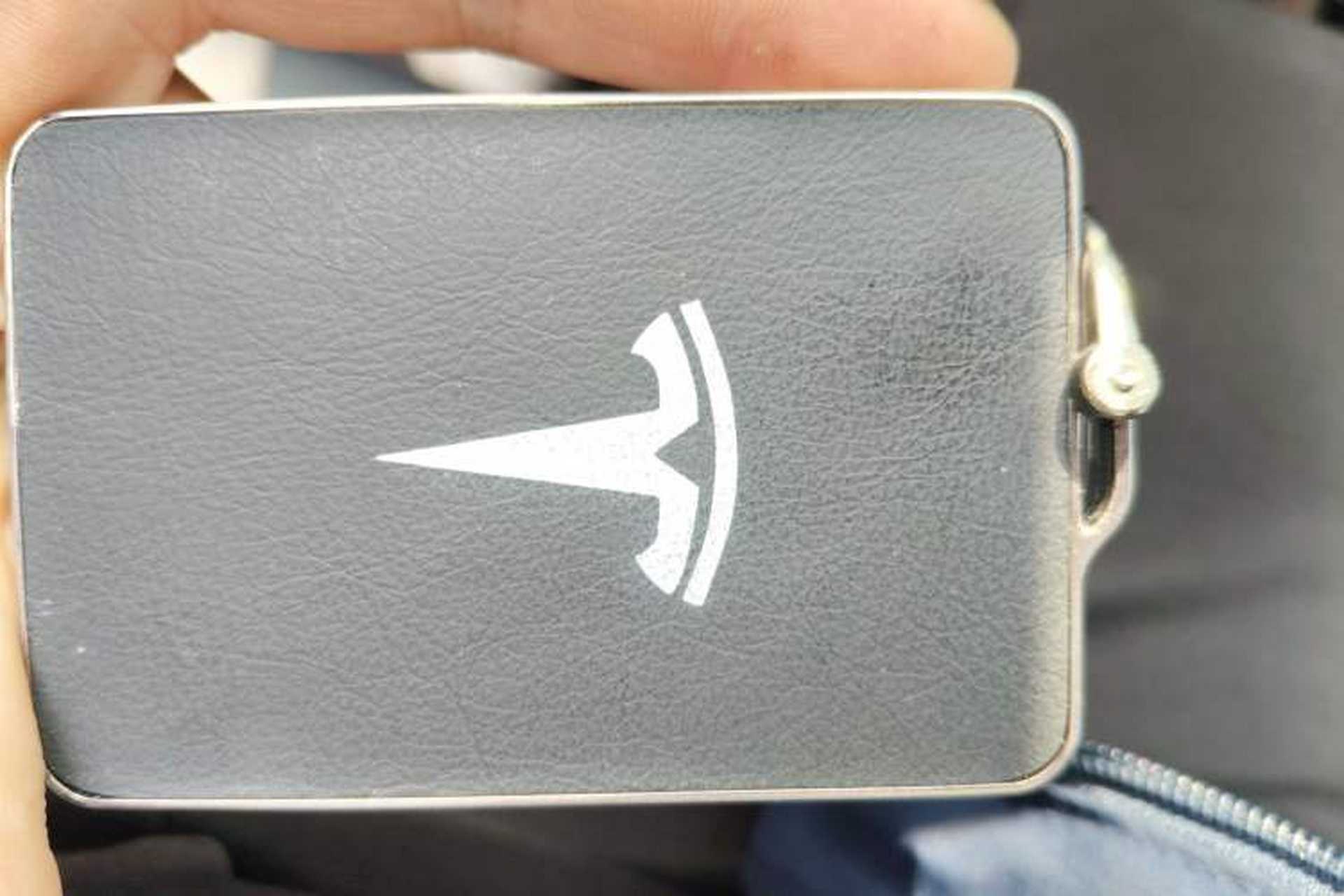 Used Tesla Model Y 2024 Long-Range All-Wheel-Drive Version Vehicle Key