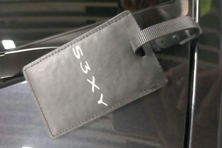 Used Tesla Model Y 2024 Long-Range All-Wheel-Drive Version Vehicle Key
