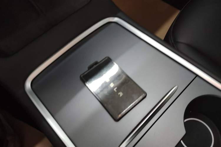 Used Tesla Model Y 2024 Rear-Wheel-Drive Version Vehicle Key