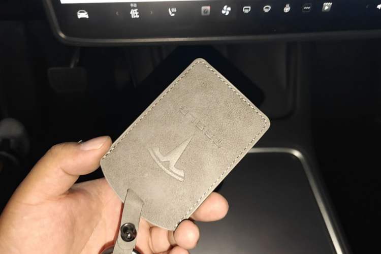 Used Tesla Model Y 2024 Rear-Wheel-Drive Version Vehicle Key