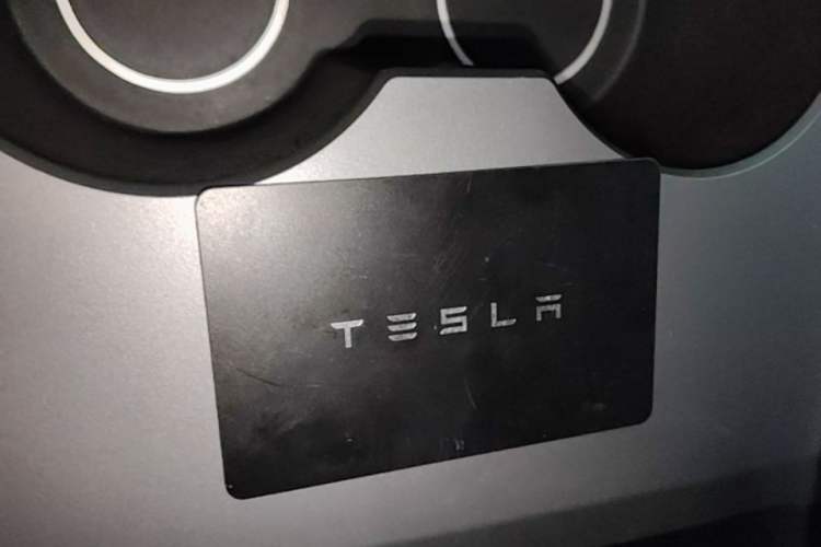 Used Tesla Model Y 2024 Long-Range All-Wheel-Drive Version Vehicle Key
